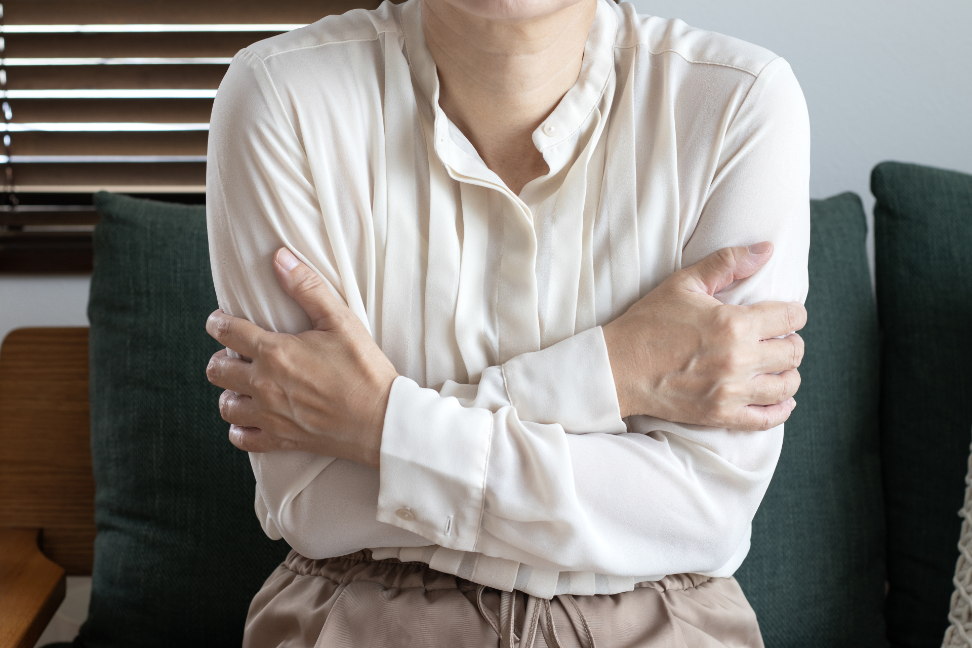 夏は冷房、冬は寒さ・・年中油断できない『冷えむくみ』の恐怖